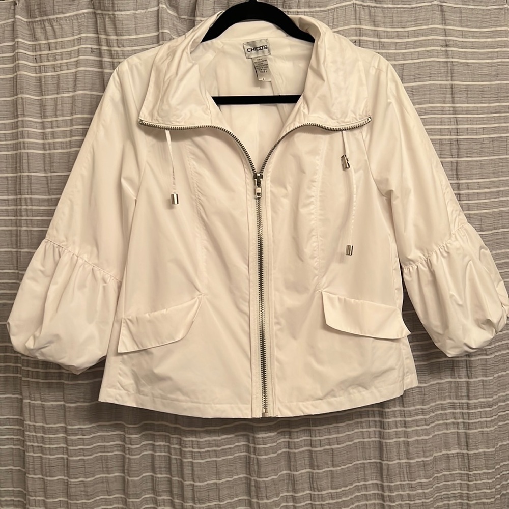 Chico’s White cropped jacket
